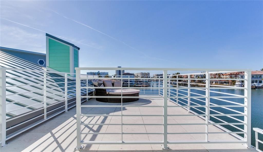 Exterior, Pool, Water