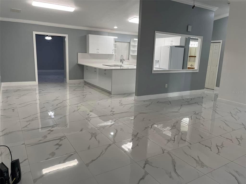 Bathroom, Interior, Marble, Recessed Lighting