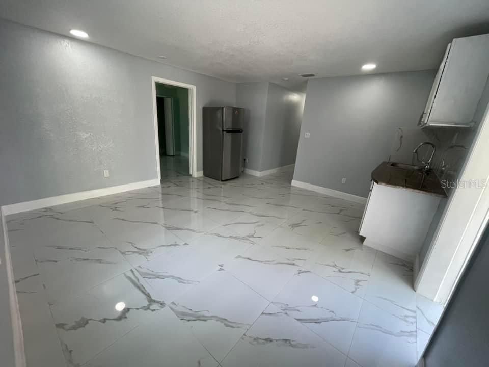 Empty room, Interior, Marble, Recessed Lighting