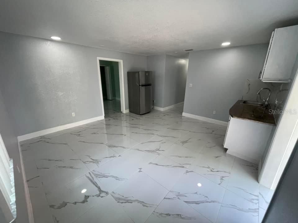 Empty room, Interior, Marble, Recessed Lighting