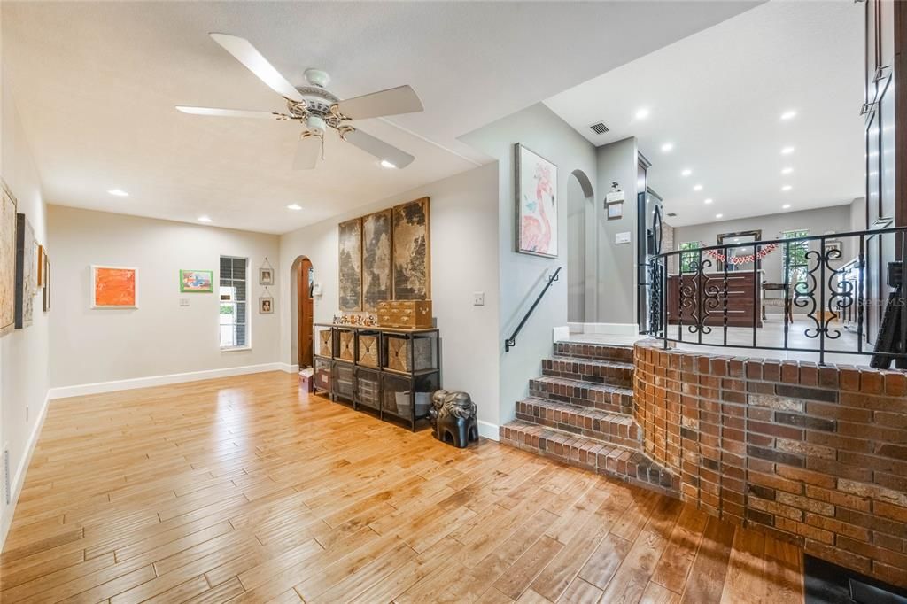 Interior, Recessed Lighting, Wood Texture Flooring