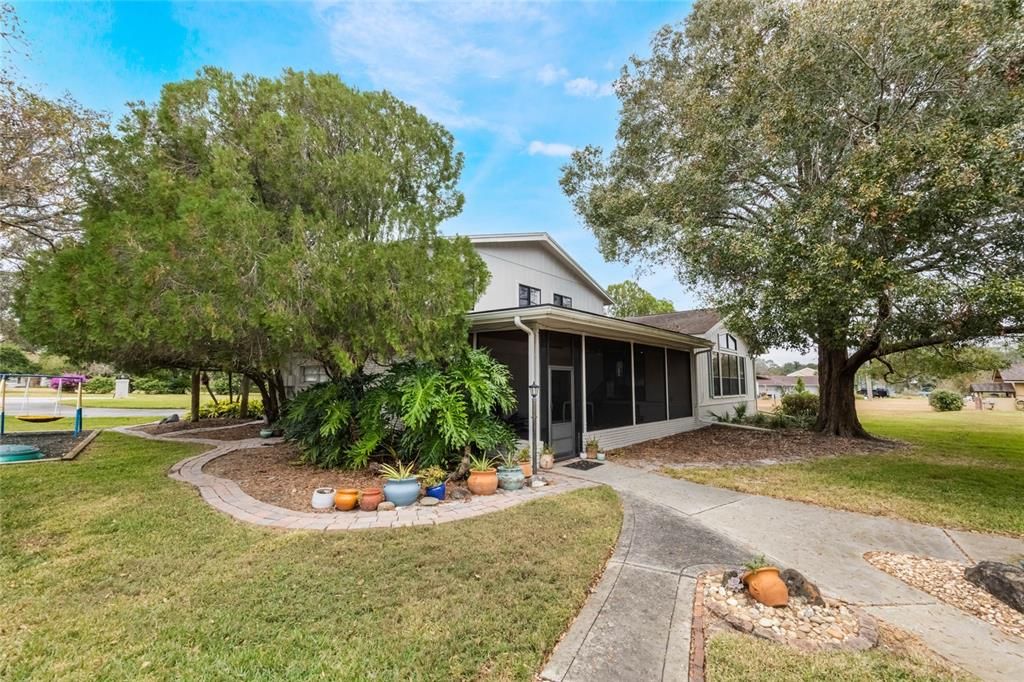 Backyard, Exterior