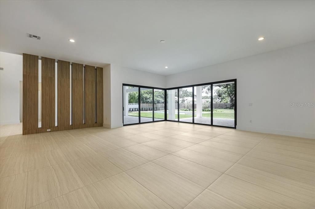 Empty room, Interior, Recessed Lighting