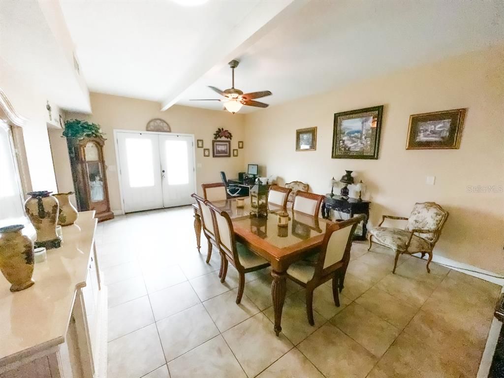 Dining room, Interior