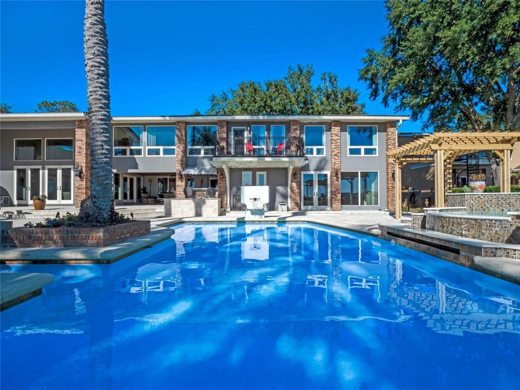 Exterior, Pool