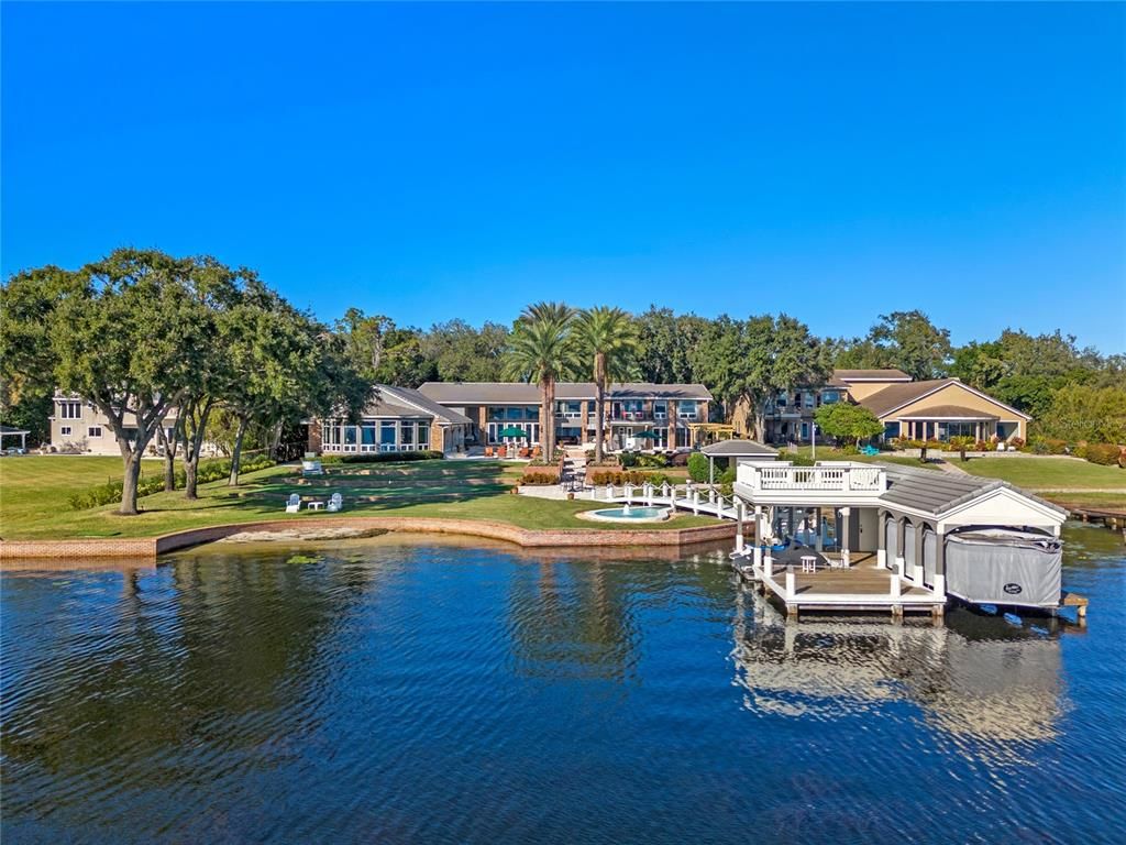 Exterior, Lake