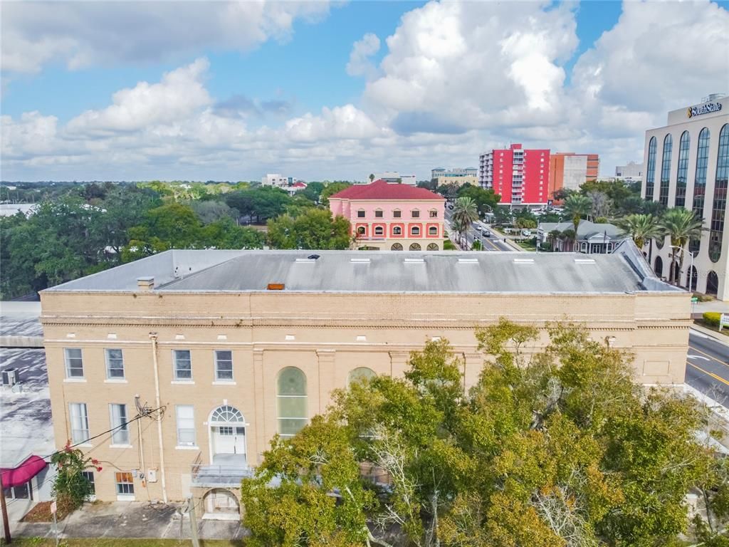 Exterior, Facade, None
