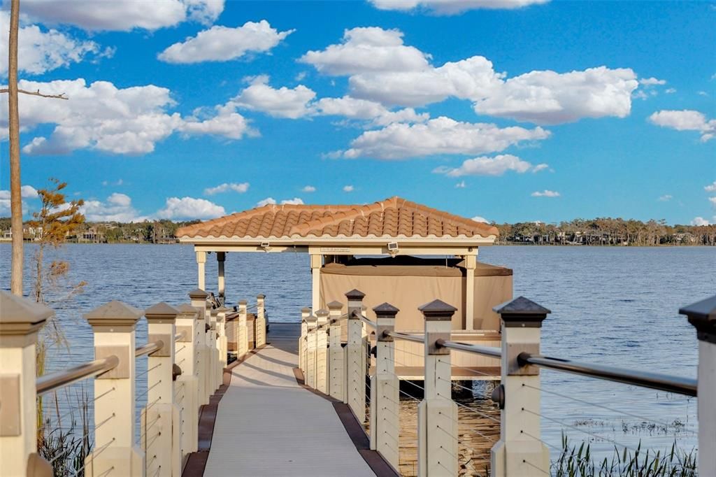 Exterior, Lake