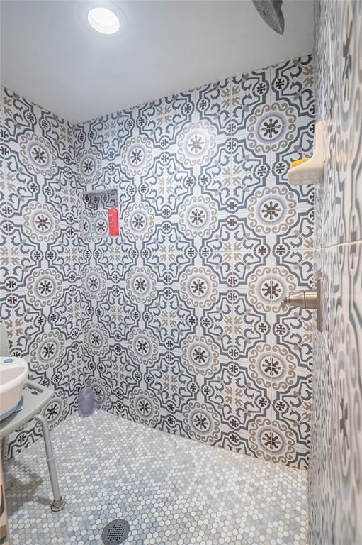 Bathroom, Interior, Recessed Lighting