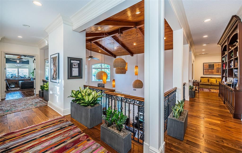 Interior, Pendant Lights, Recessed Lighting, Wooden Beams, Wooden Ceilings, Wood Texture Flooring