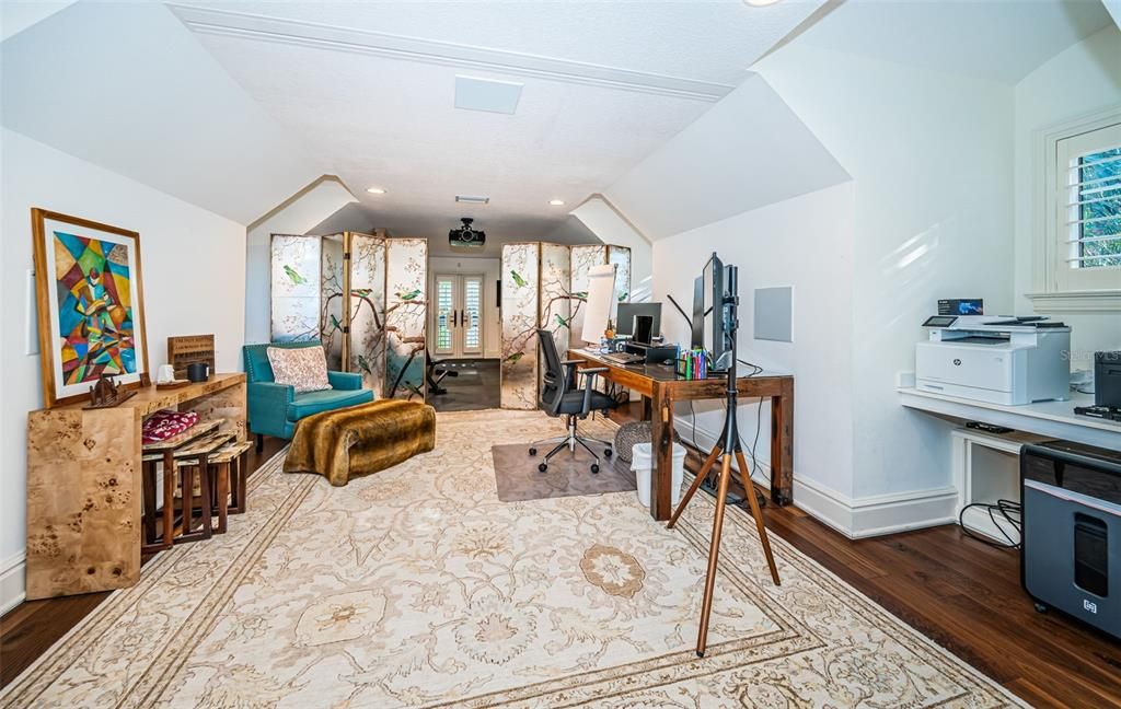 Home Office, Interior, Recessed Lighting, Wood Texture Flooring