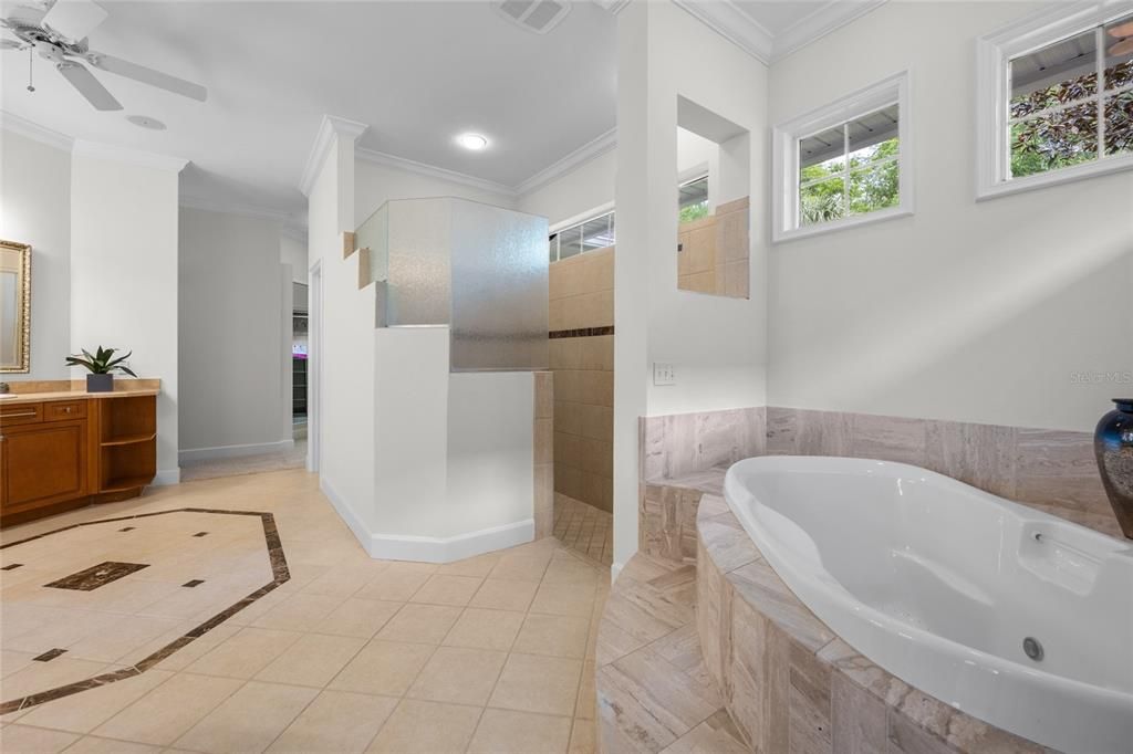 Bathroom, Interior, Recessed Lighting
