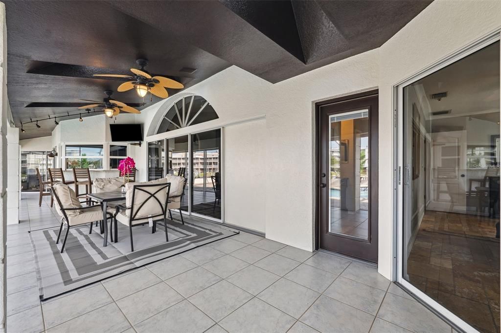 Dining room, Interior
