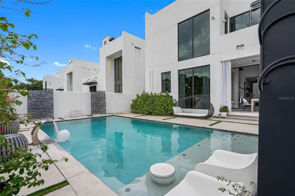 Exterior, Pool