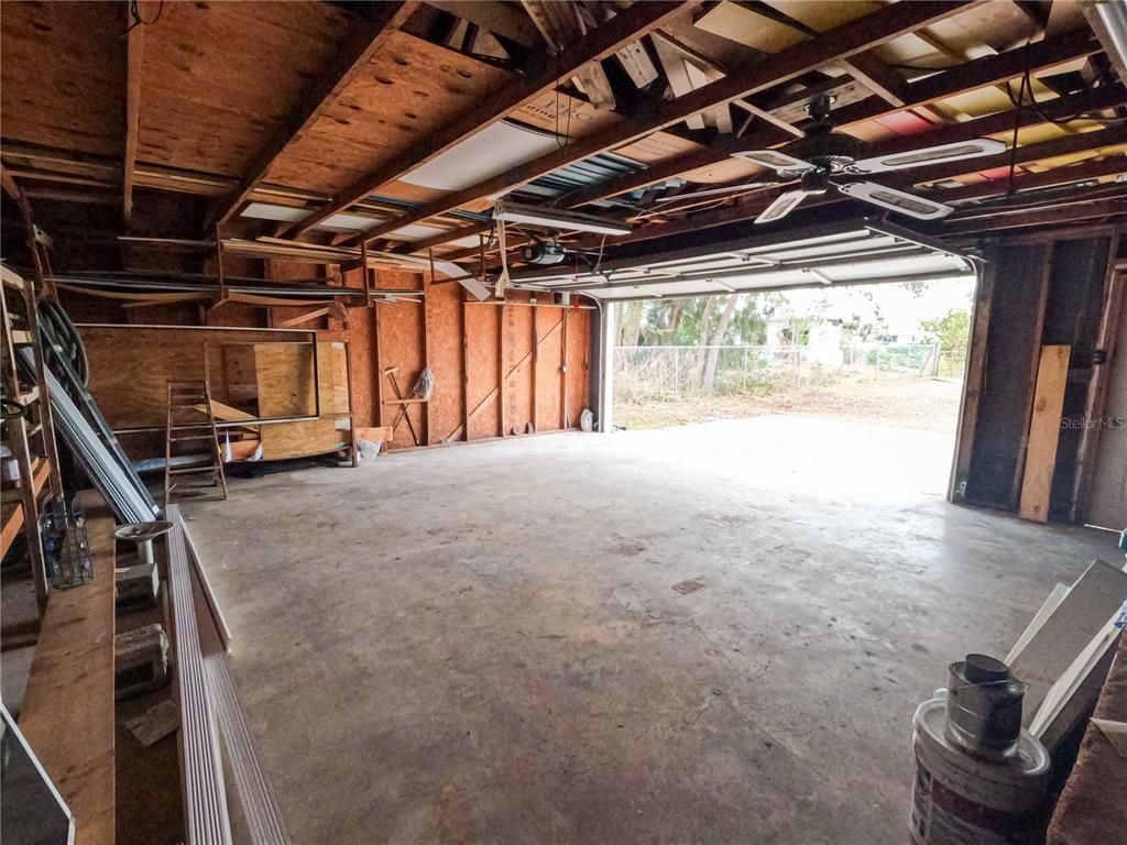 Garage, Interior, Wooden Beams, Wooden Ceilings