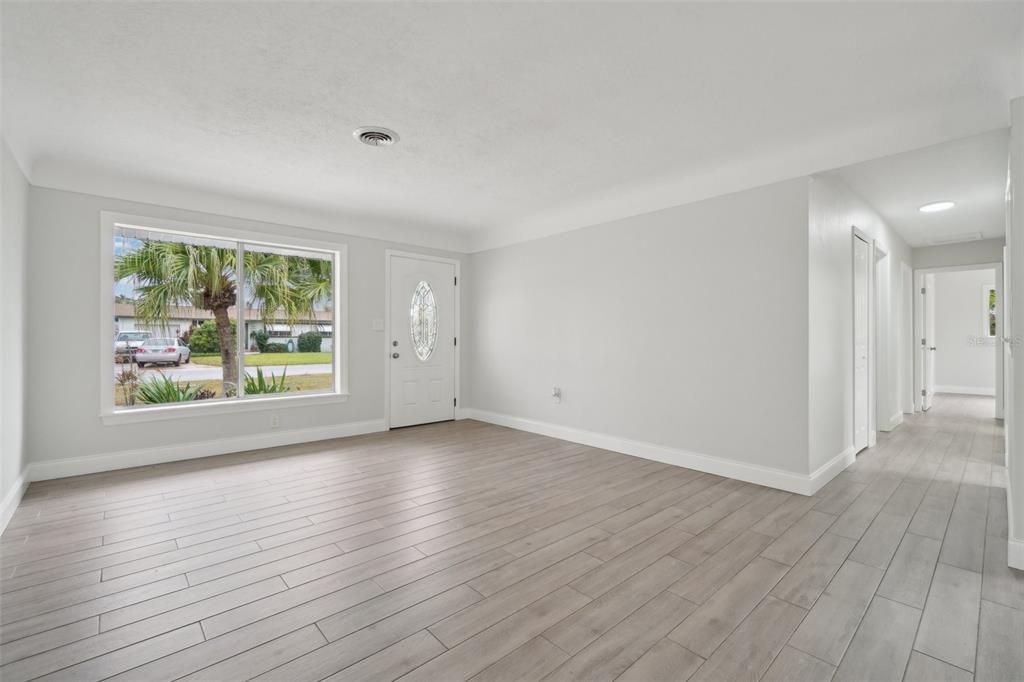 Empty room, Interior, Recessed Lighting, Wood Texture Flooring