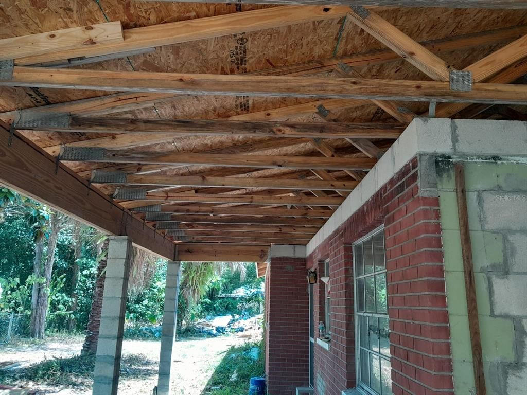 Exterior, Wooden Beams