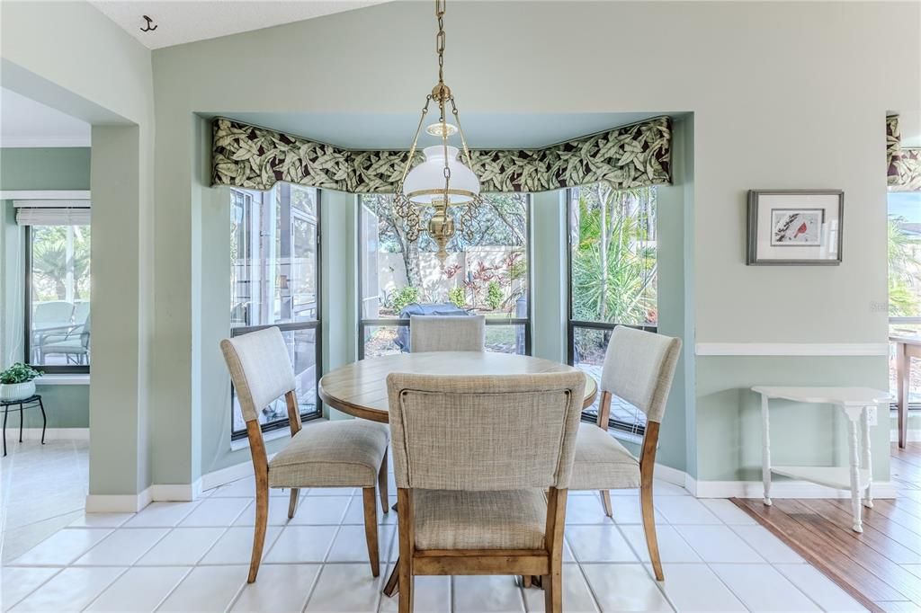 Chandelier, Dining room, Interior, Pendant Lights