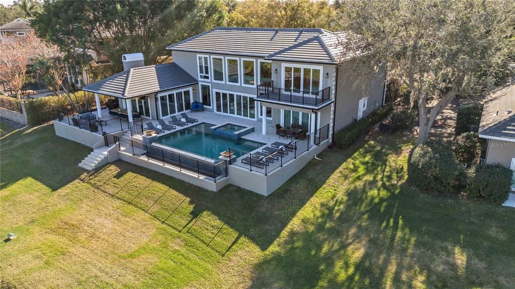 Exterior, Drone