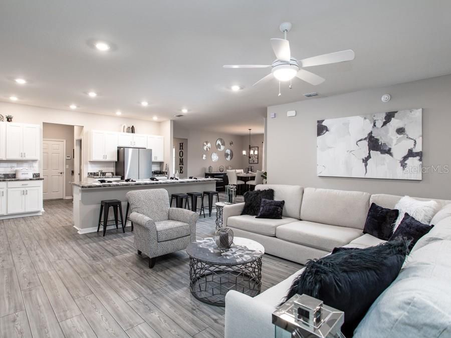 Dining room, Interior, Kitchen, Living room, Pendant Lights, Recessed Lighting, Stainless Steel Appliances, Wood Texture Flooring