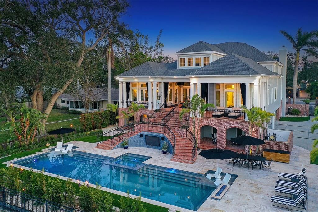 Exterior, Pool