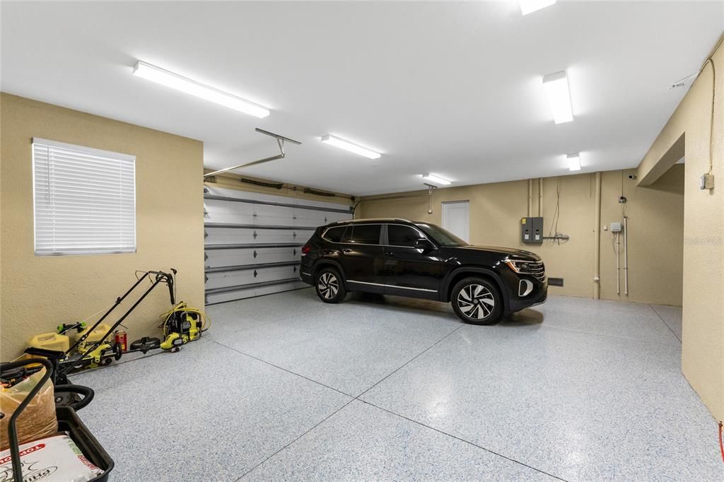 Garage, Interior