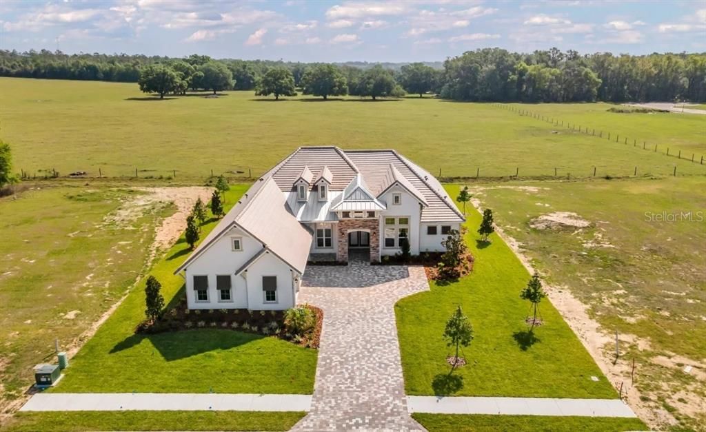 Exterior, Drone