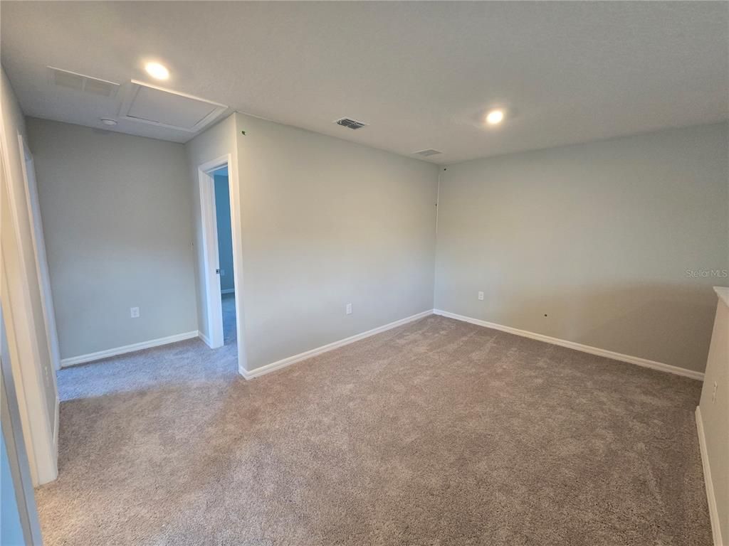Empty room, Interior, Recessed Lighting