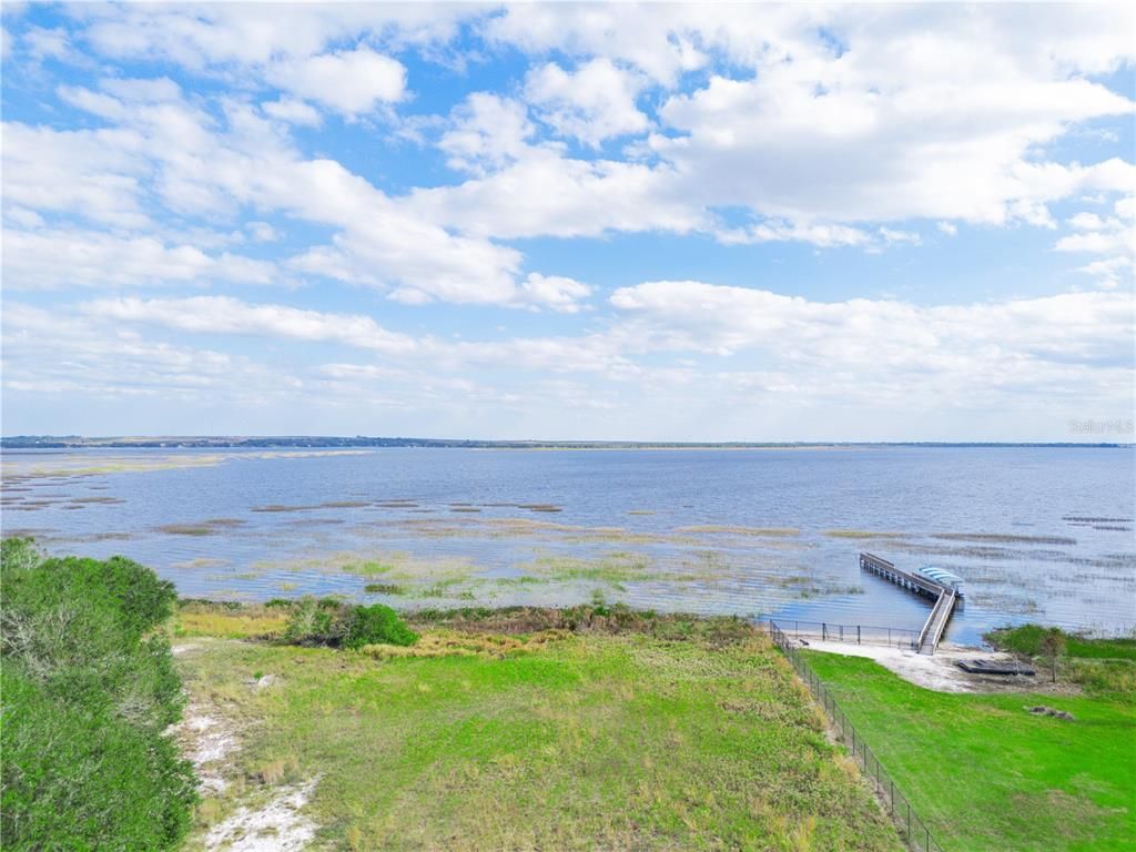 Exterior, Lake
