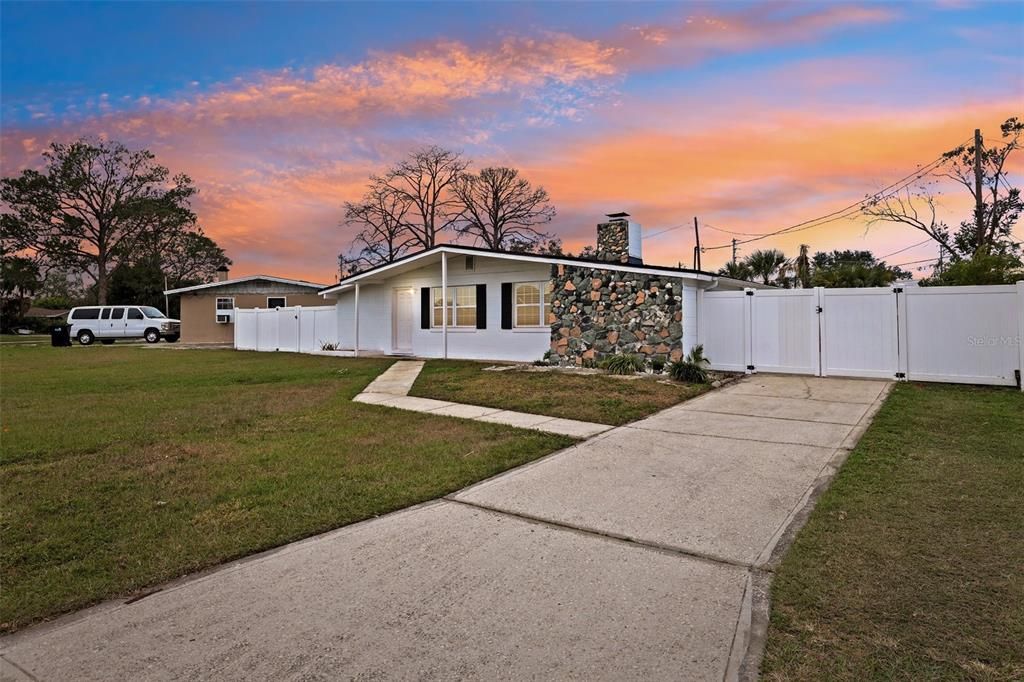 Backyard, Exterior