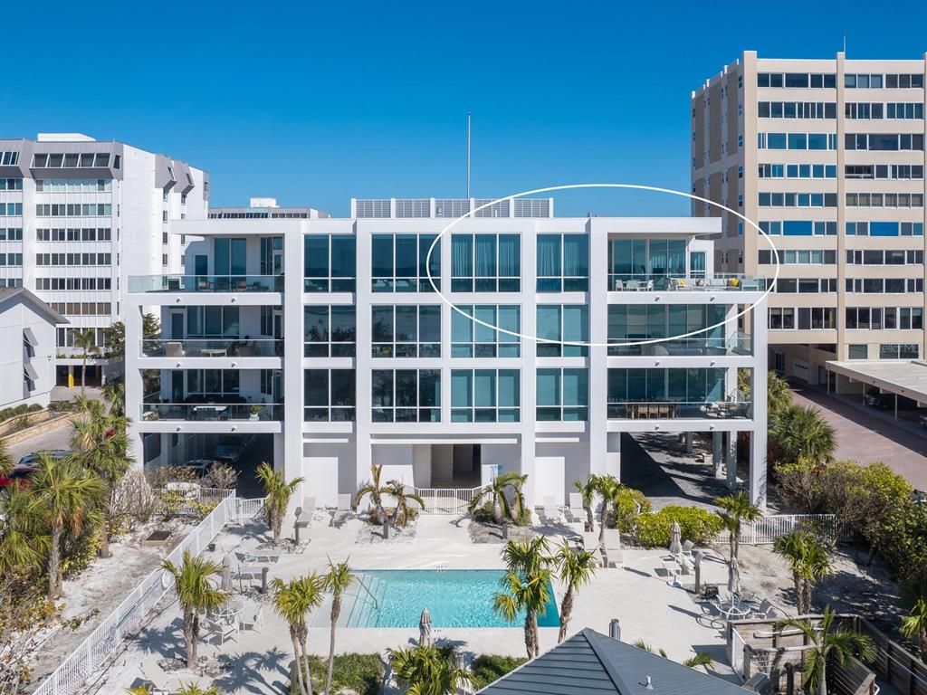 Exterior, Facade, Pool, Condo Building