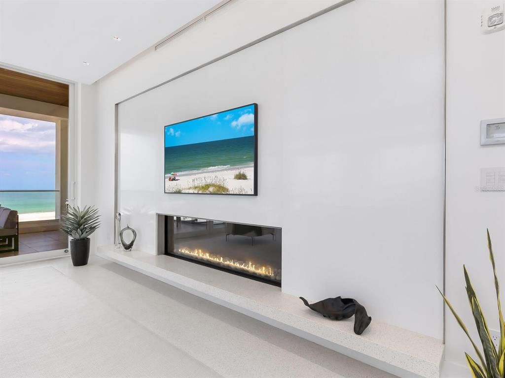 Fireplace, Interior, Recessed Lighting, Water
