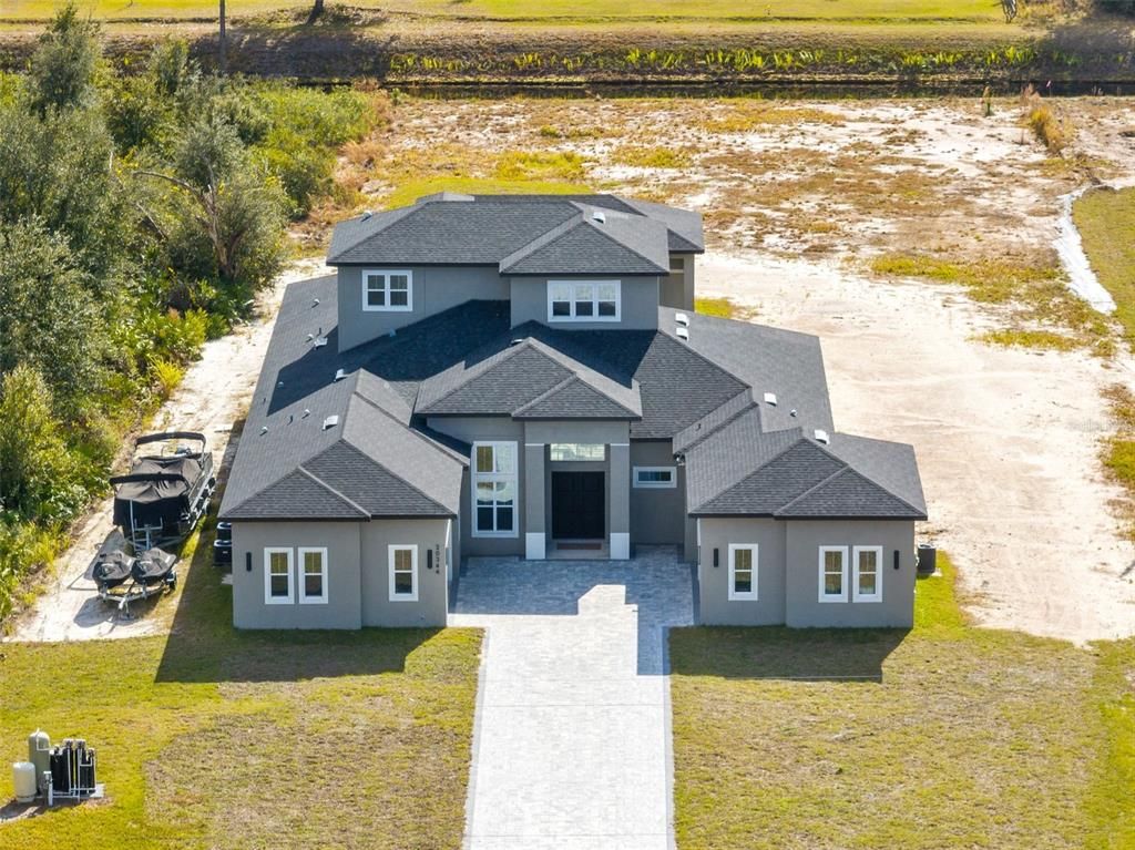 Exterior, Drone