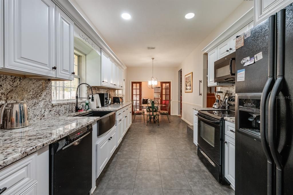 Dining room, Interior, Kitchen, Pendant Lights, Recessed Lighting, Stainless Steel Appliances