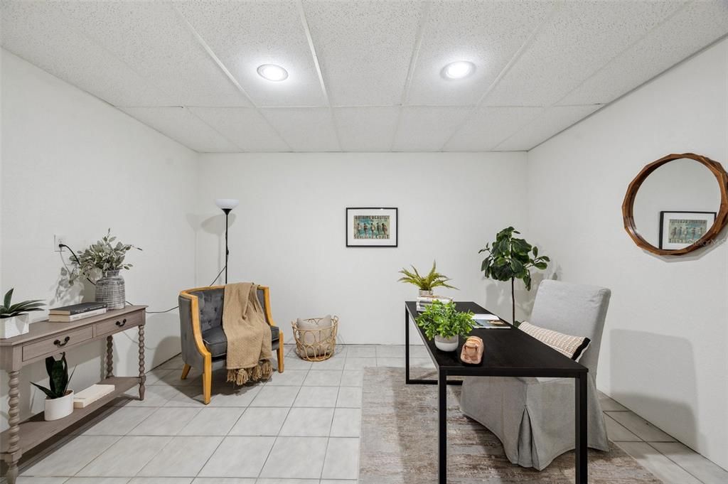 Dining room, Interior, Recessed Lighting