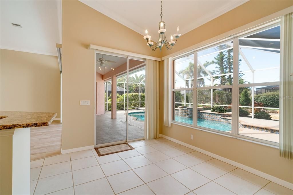 Chandelier, Empty room, Interior, Sun Room