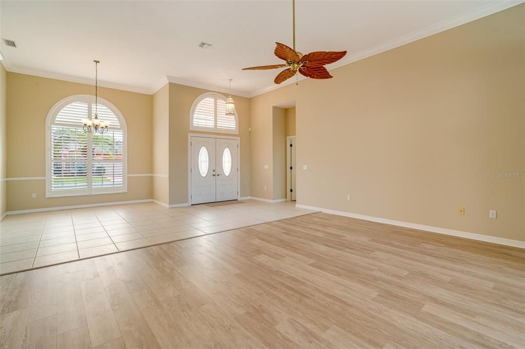 Chandelier, Empty room, Interior, Wood Texture Flooring