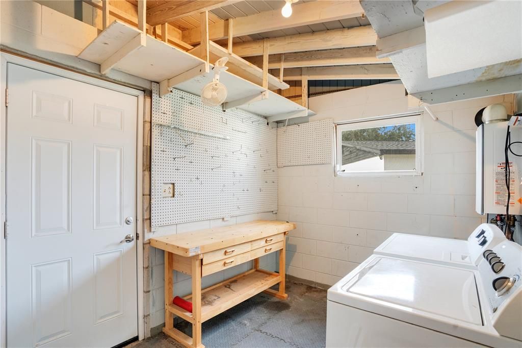 Interior, Washer, Wooden Beams, Wooden Ceilings