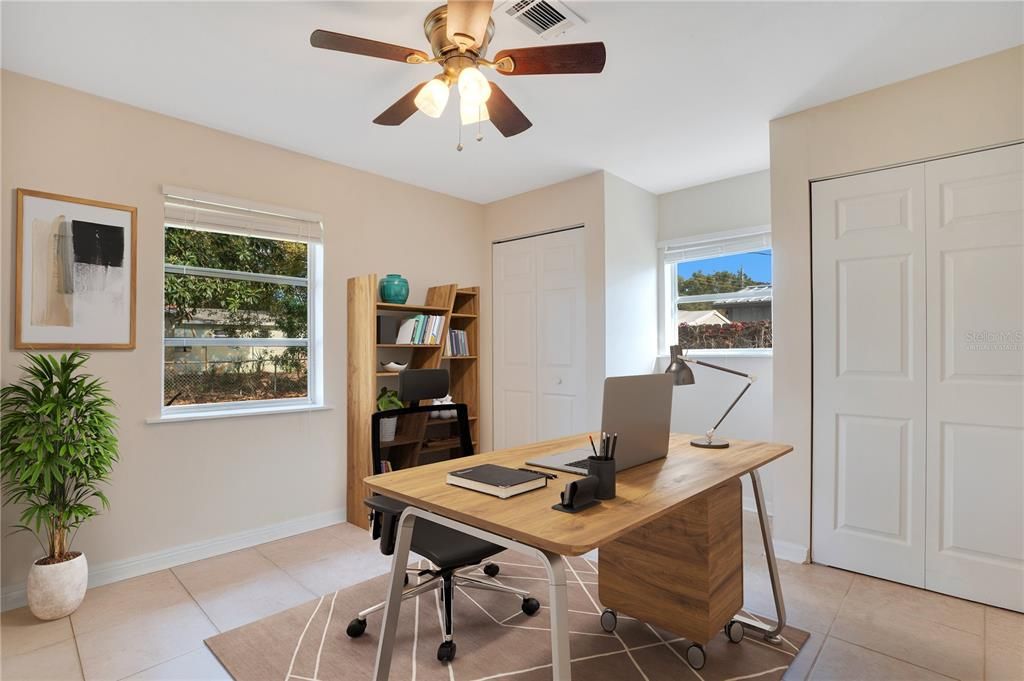 Home Office, Interior