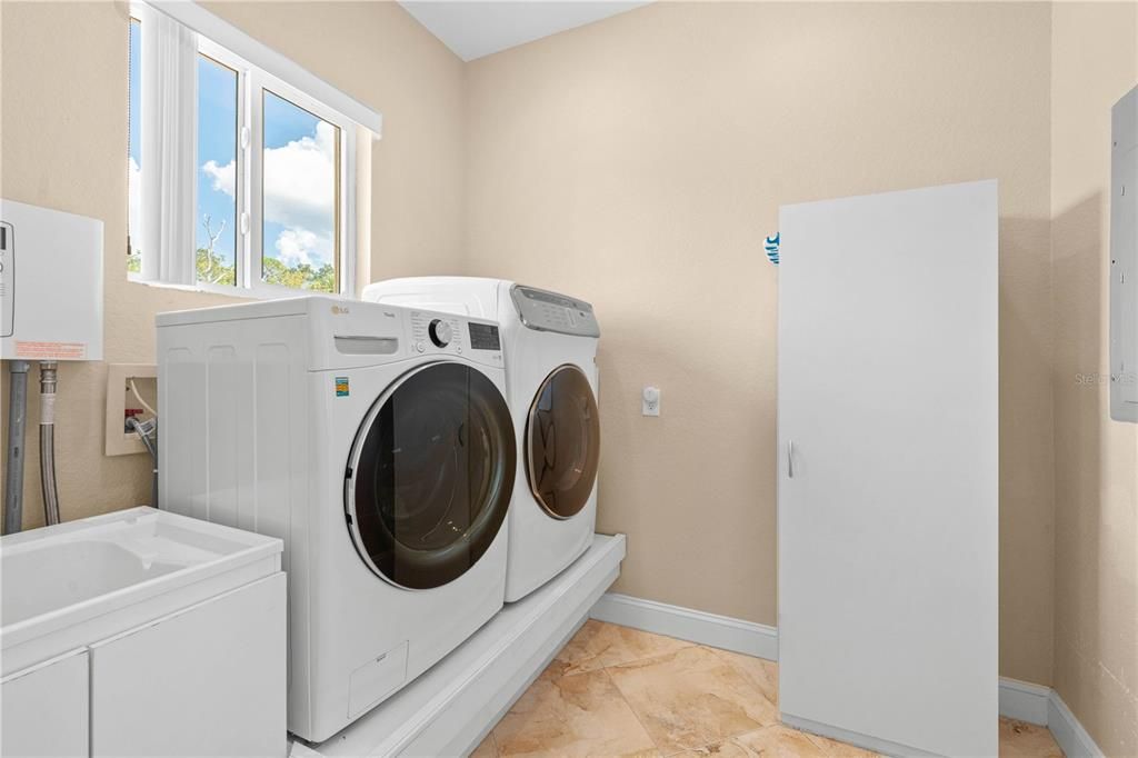 Interior, Washer