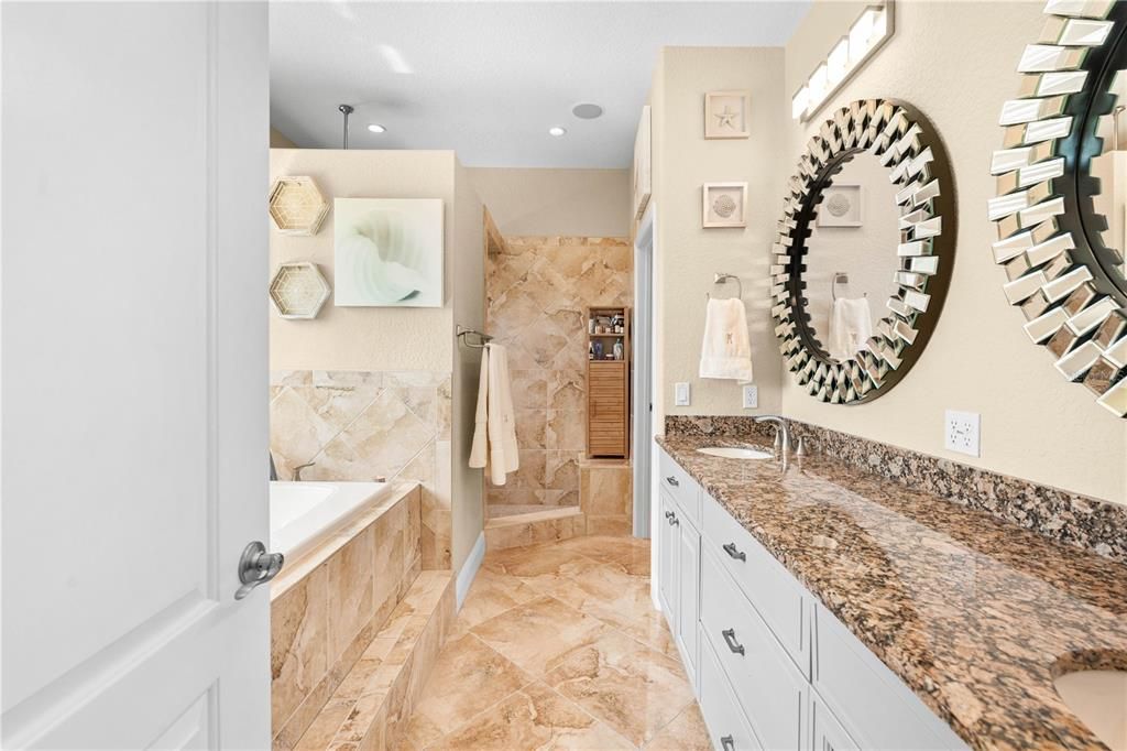 Bathroom, Dual Sink Vanities, Interior, Recessed Lighting