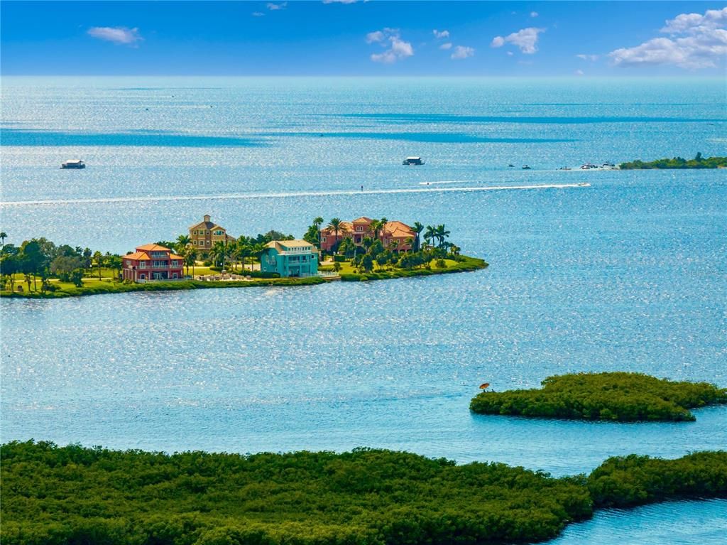 Exterior, Lake