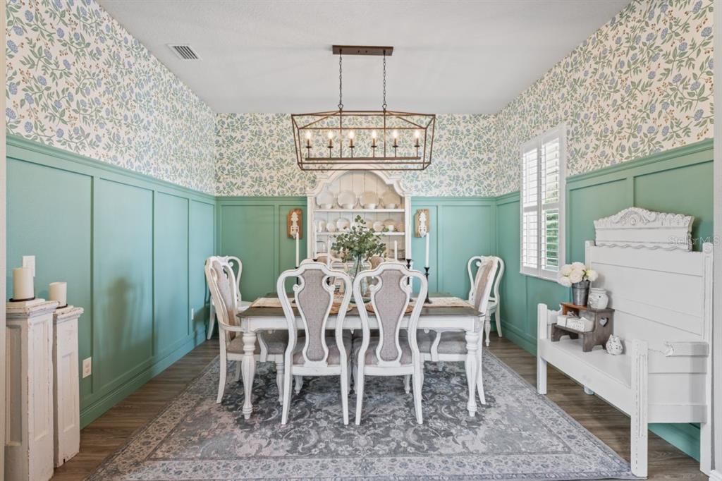 Chandelier, Dining room, Interior, Pendant Lights, Wood Texture Flooring