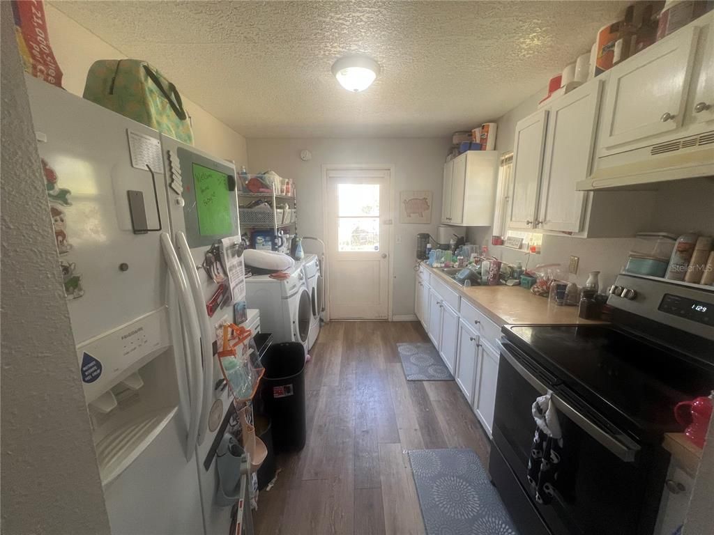 Interior, Kitchen, Washer, Wood Texture Flooring