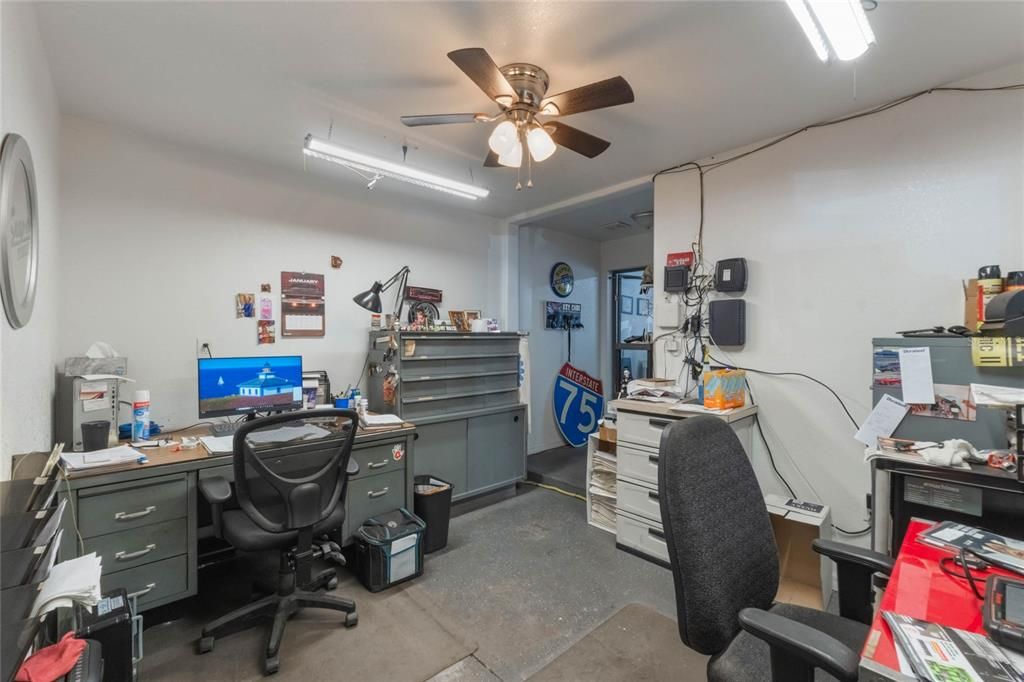 Home Office, Interior