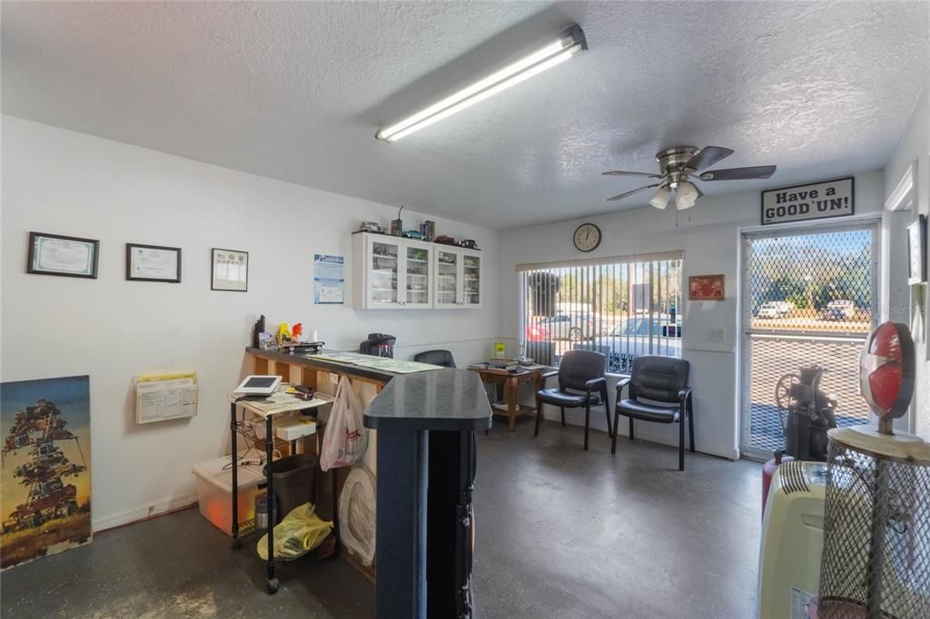 Home Office, Interior