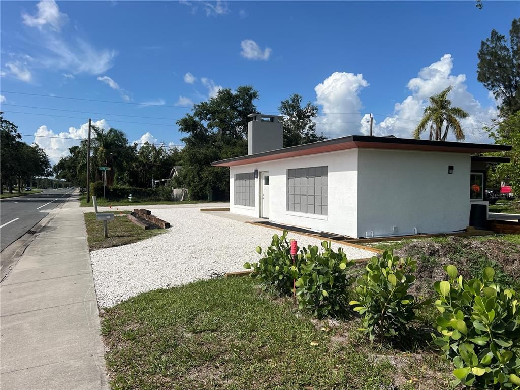 Backyard, Exterior