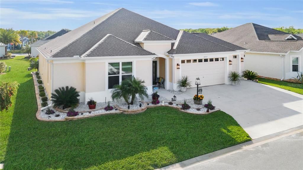 Attached, Exterior, Facade, Ranch