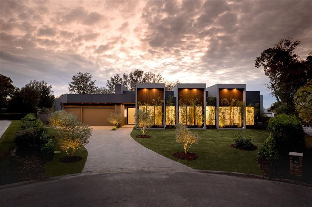 Attached, Backyard, Exterior, Facade, Modern