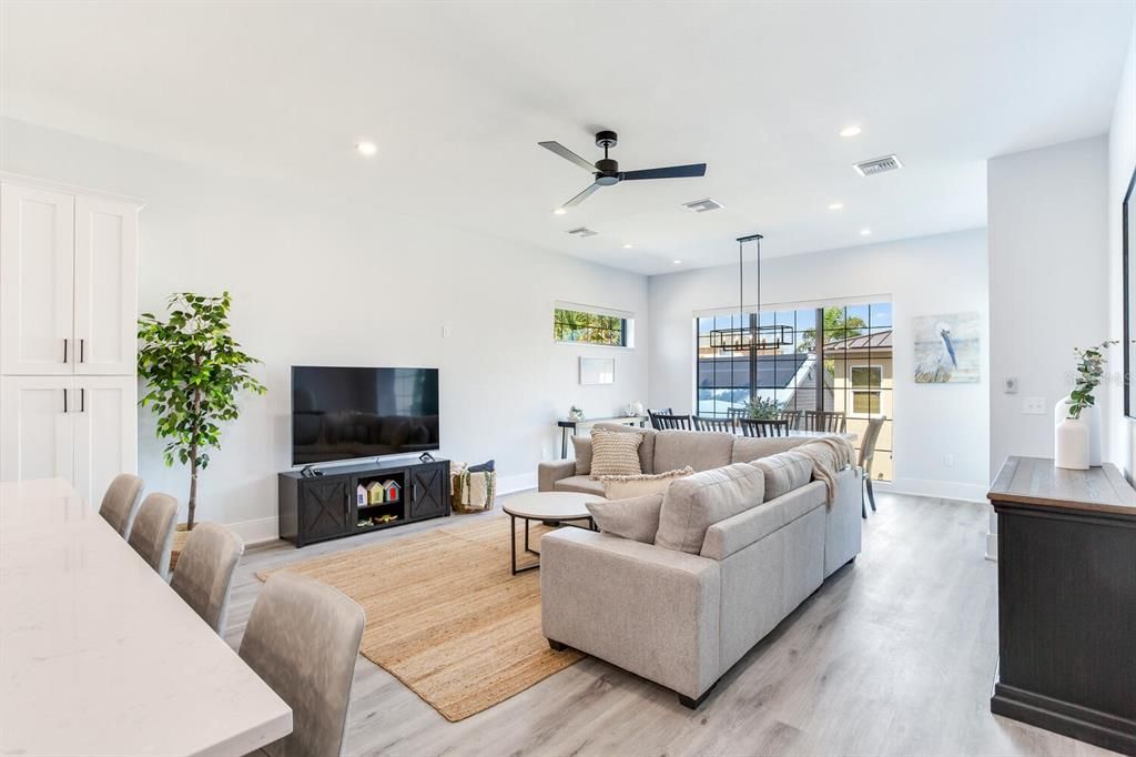 Dining room, Interior, Living room, Pendant Lights, Recessed Lighting, Wood Texture Flooring